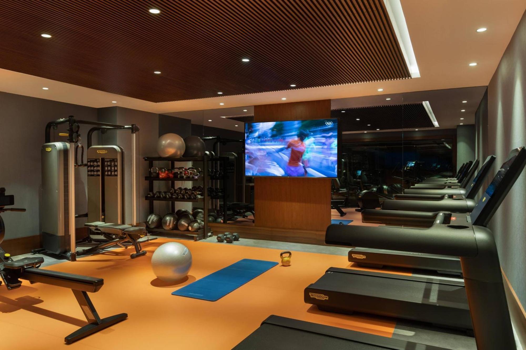 Izmir Marriott Hotel Ngoại thất bức ảnh The gym at the hotel